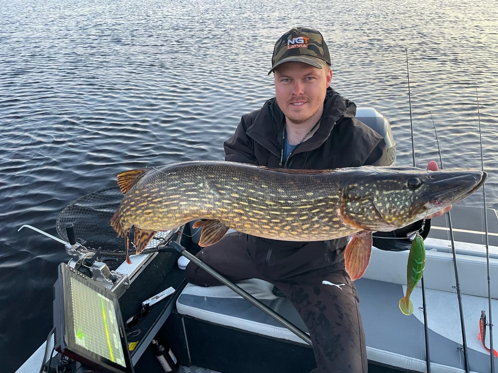 Līdaku maķšķerēšana Daugavā